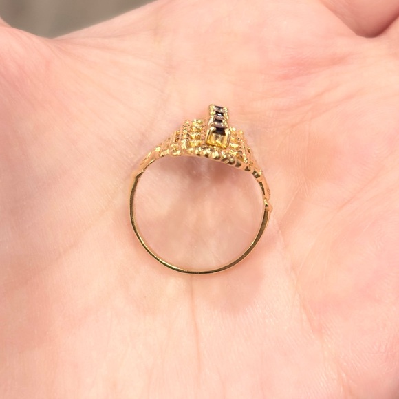 Art Deco Sapphire Shield Ring: 14K Yellow Gold, Diamond Accents, Size 8 - Picture 9 of 12